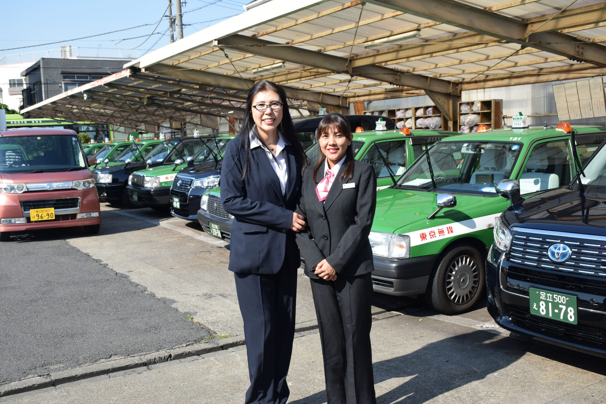 女性　タクシー運転手 東京のタクシー会社なら日の丸交通｜予約・配車・料金検索